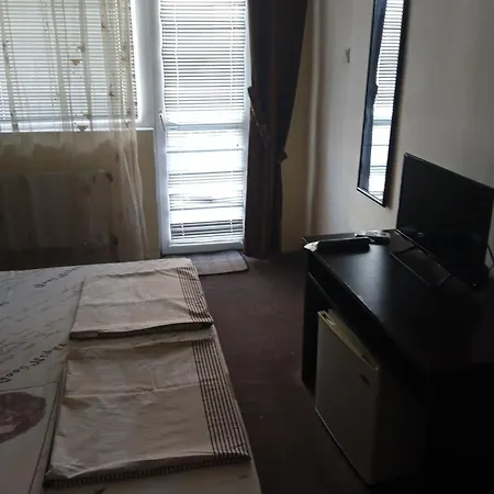 дани Апартаменты *